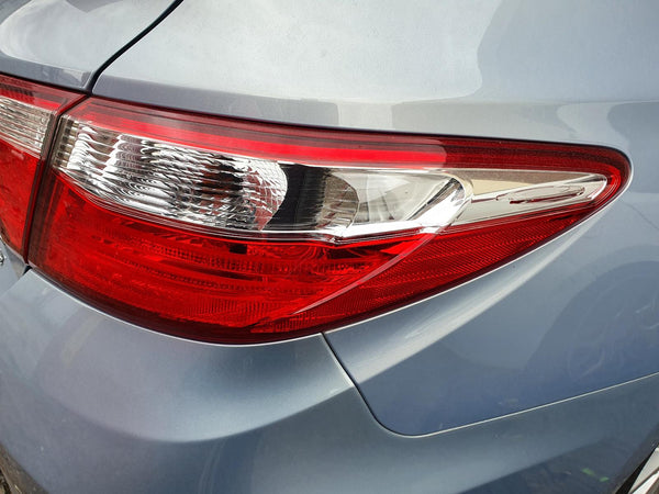 2017 TOYOTA CAMRY RIGHT TAILLIGHT