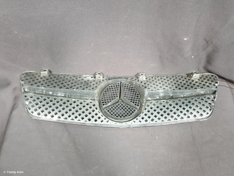 2003 BMW 3 SERIES GRILLE