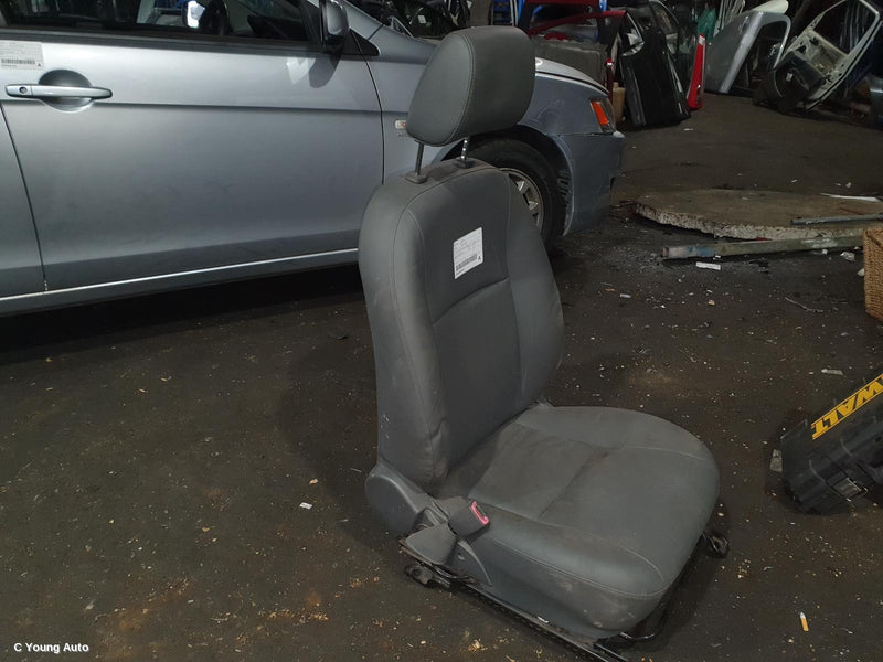 2011 TOYOTA HILUX FRONT SEAT