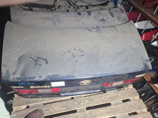 1998 TOYOTA CAMRY BOOTLID TAILGATE