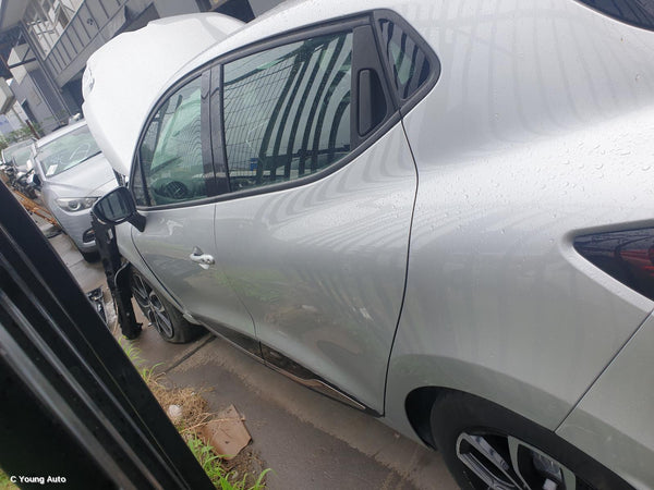 2018 RENAULT CLIO LEFT REAR DOOR SLIDING