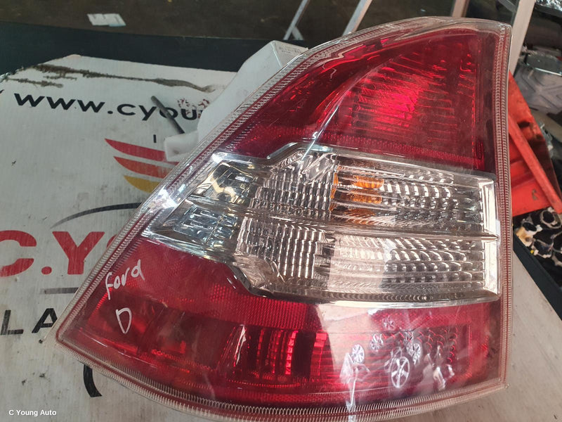 2008 FORD FOCUS LEFT TAILLIGHT