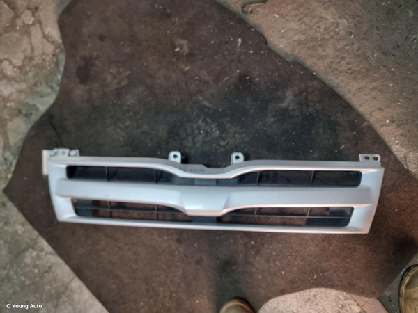 2014 TOYOTA HIACE GRILLE