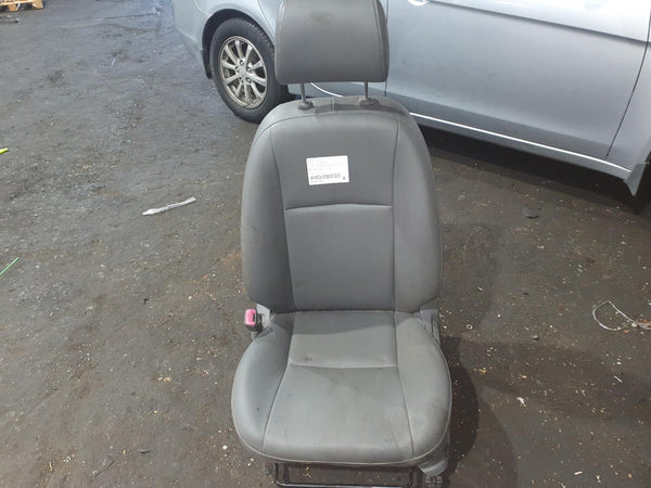 2013 TOYOTA HILUX FRONT SEAT