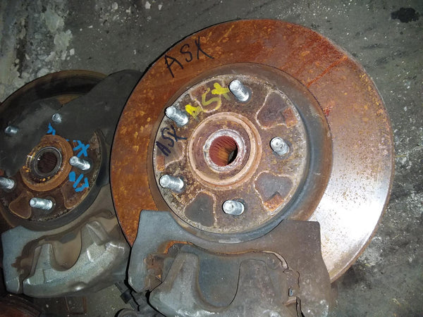 2002 MERCEDES A CLASS RIGHT FRONT HUB ASSEMBLY
