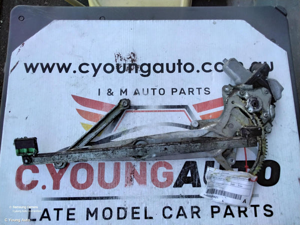 2008 TOYOTA KLUGER RIGHT FRONT WINDOW REG MOTOR