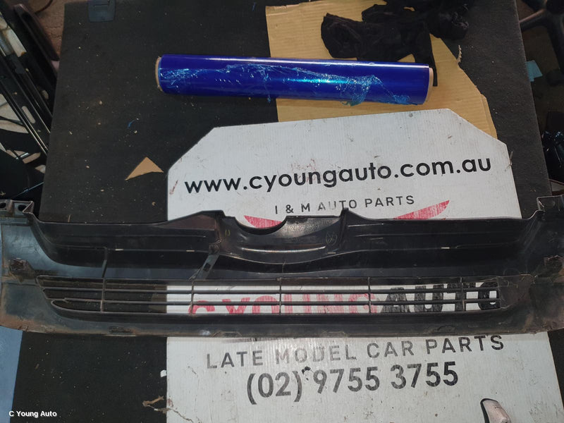 2009 TOYOTA HIACE GRILLE