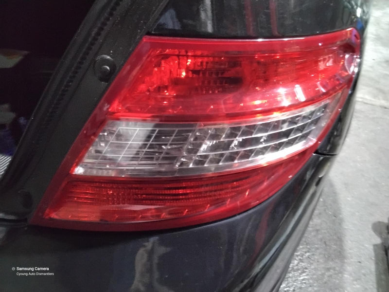 2007 MERCEDES C CLASS RIGHT TAILLIGHT